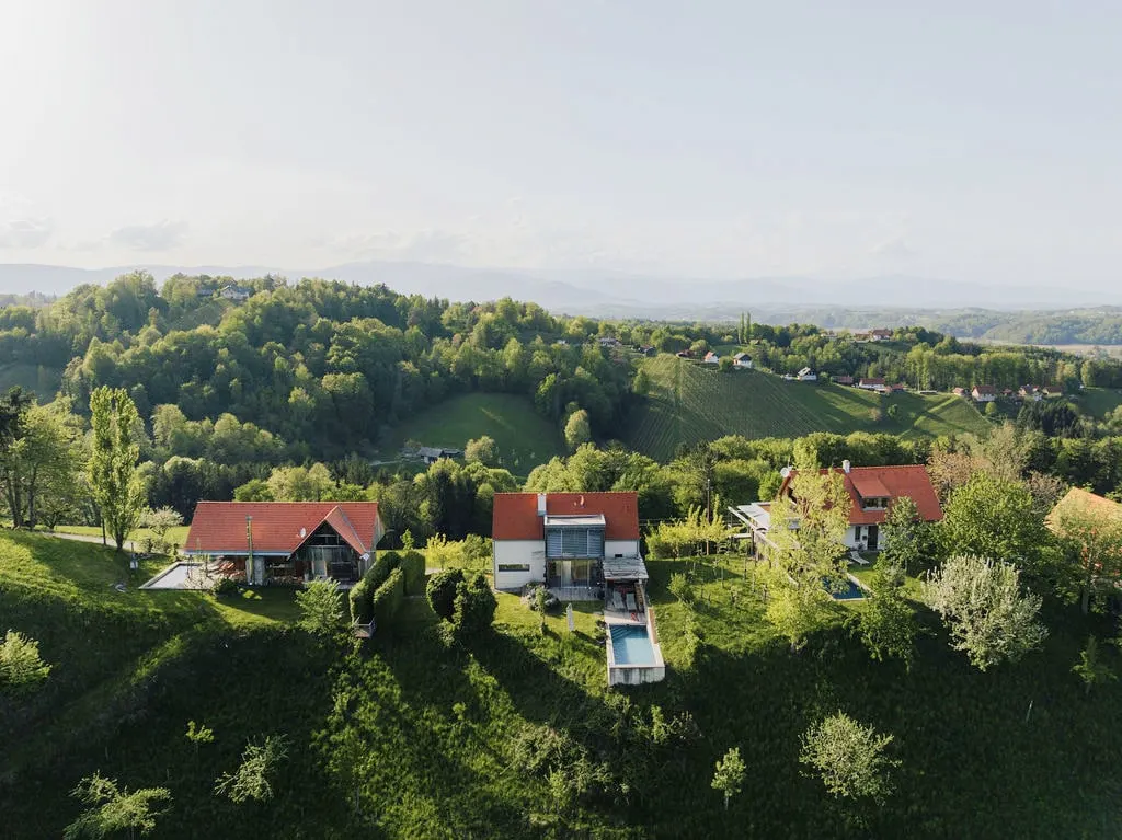 Luftbild der PURESLeben-Häuser am Tunauberg