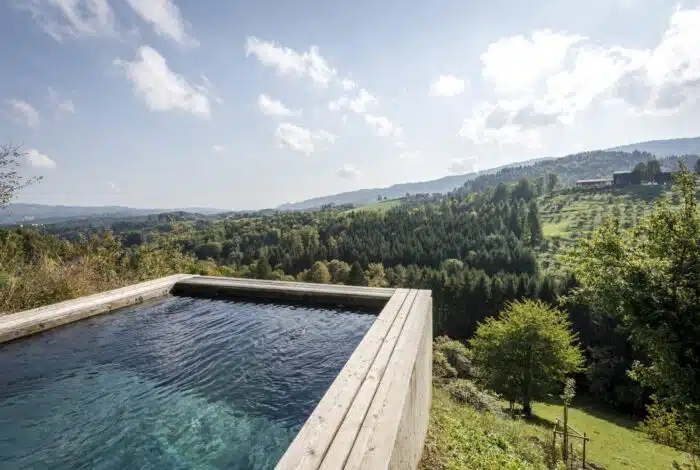 Pool mit Weitblick über die Südsteiermark